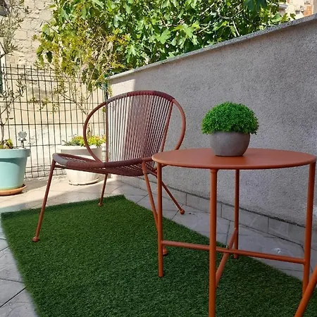 & Lasta Apartman *