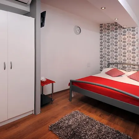 & Lasta Apartman *