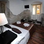 & Lasta Split