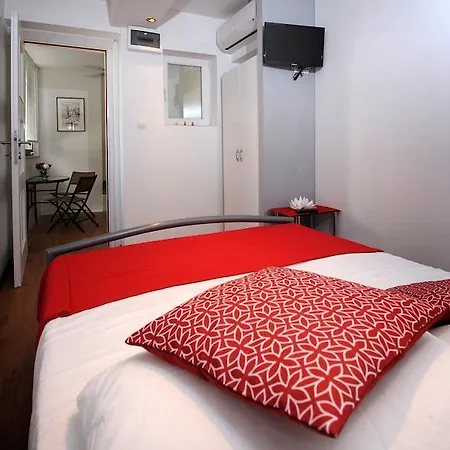 & Lasta Apartment
