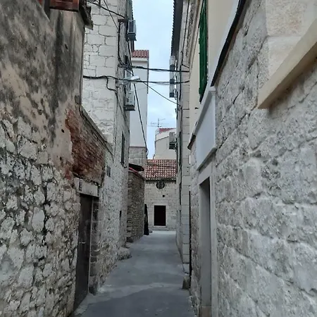 & Lasta * ספליט